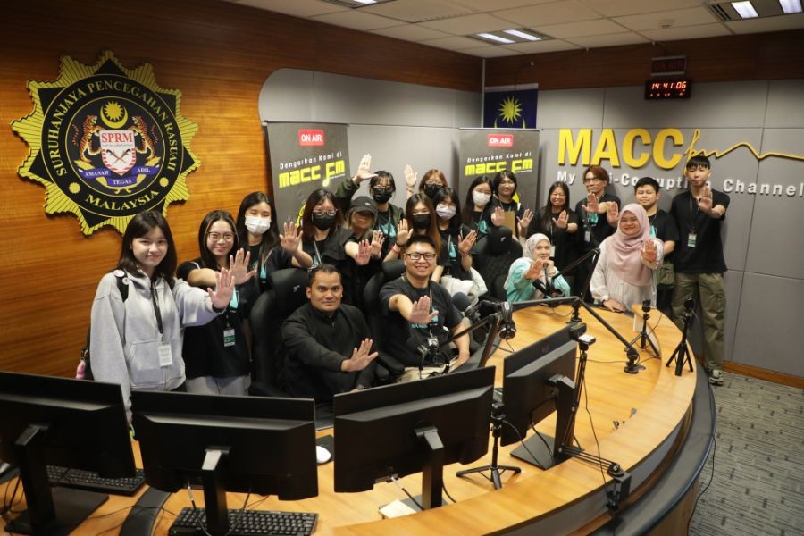 Hanxin College Students Visit MACC Headquarters